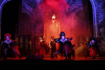 В «Ночь театрального искусства» 2026 в Волгограде бесплатно покажут спектакли, проведут мастер-классы, пустят на сцену и за кулисы