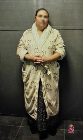 Волгоградские полицейские задержали подозреваемую, похитившую денежные средства у 86-летней пенсионерки