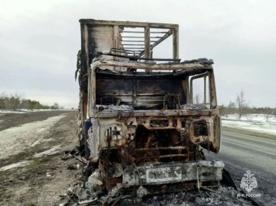 Загоревшуюся фуру потушили в Волгоградской области