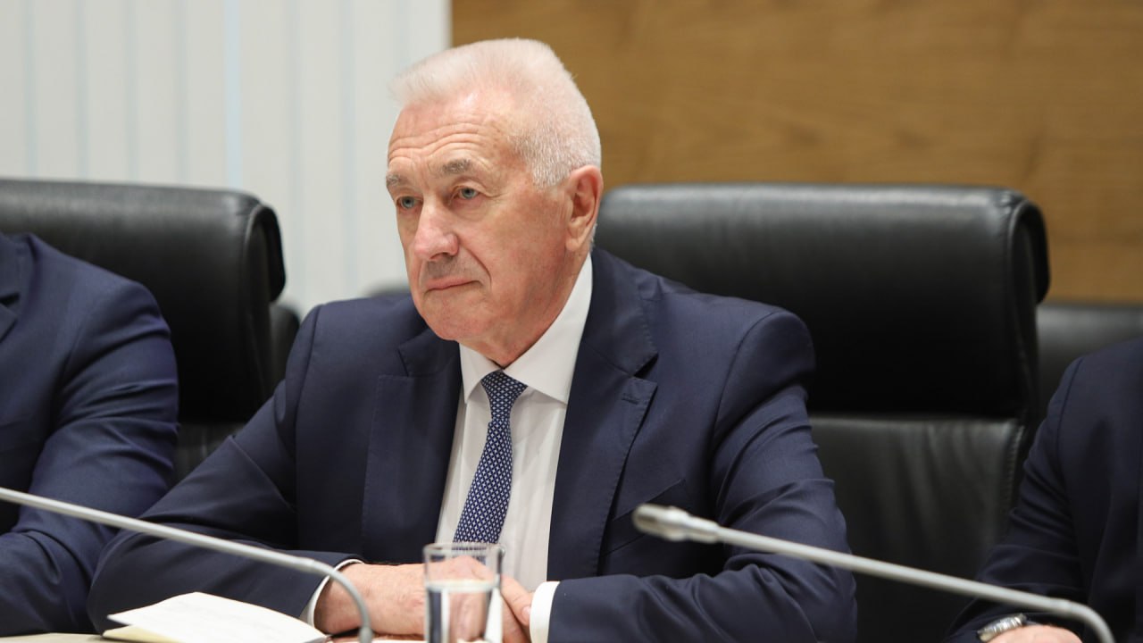 Губернатор Волгоградской области Герой России Андрей Бочаров выступил с инициативой открыть специальный счет для сбора средств на строительство мемориала, посвященного подвигу защитников Отечества – участников СВО Губернатор Волгоградской области Герой России Андрей Бочаров выступил с инициативой открыть специальный счет для сбора средств на строительство мемориала, посвященного подвигу защитников Отечества – участников СВО