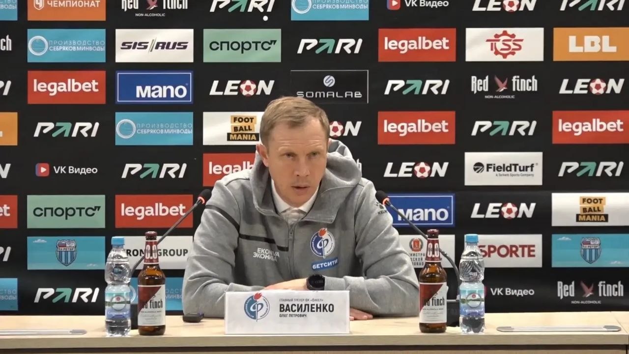 «Мы сыграли худшую игру в сезоне»: тренер «Факела» прокомментировал поражение в матче с «Ротором»