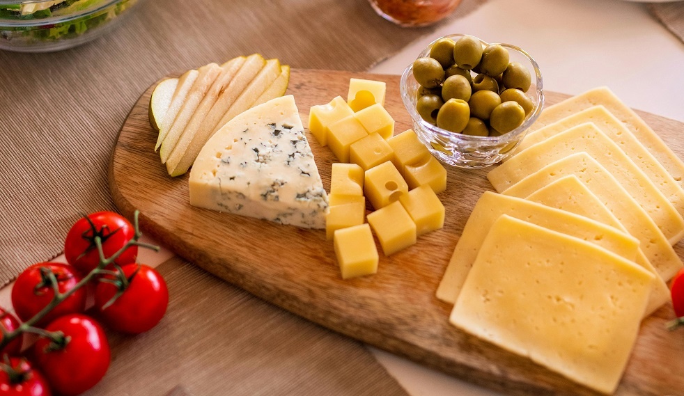 Как сохранить сыр свежим: секреты идеального хранения