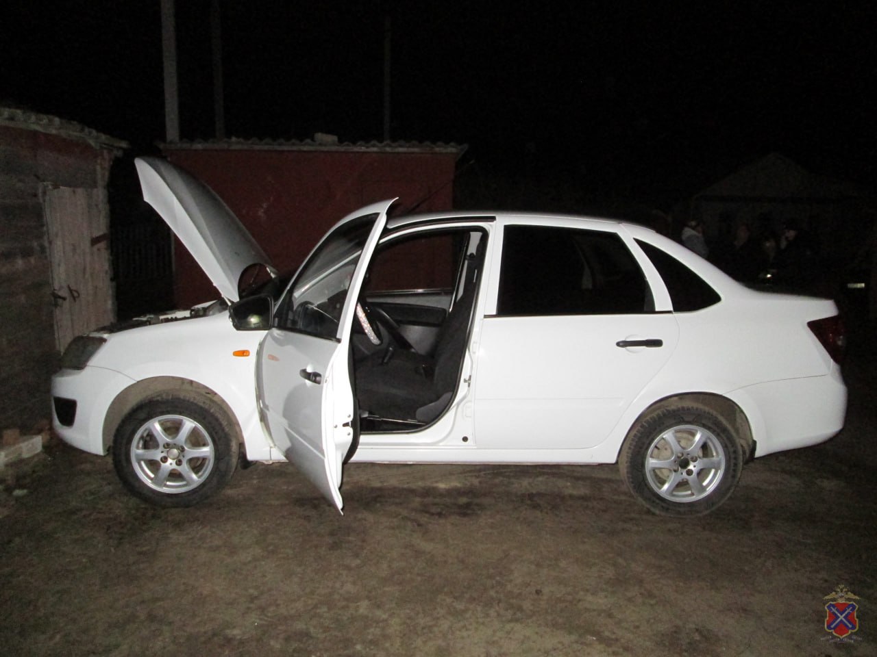 В Урюпинском районе полицейские задержали местного жителя, подозреваемого в покушении на поджог автомобиля бывшей супруги В Урюпинском районе полицейские задержали местного жителя, подозреваемого в покушении на поджог автомобиля бывшей супруги