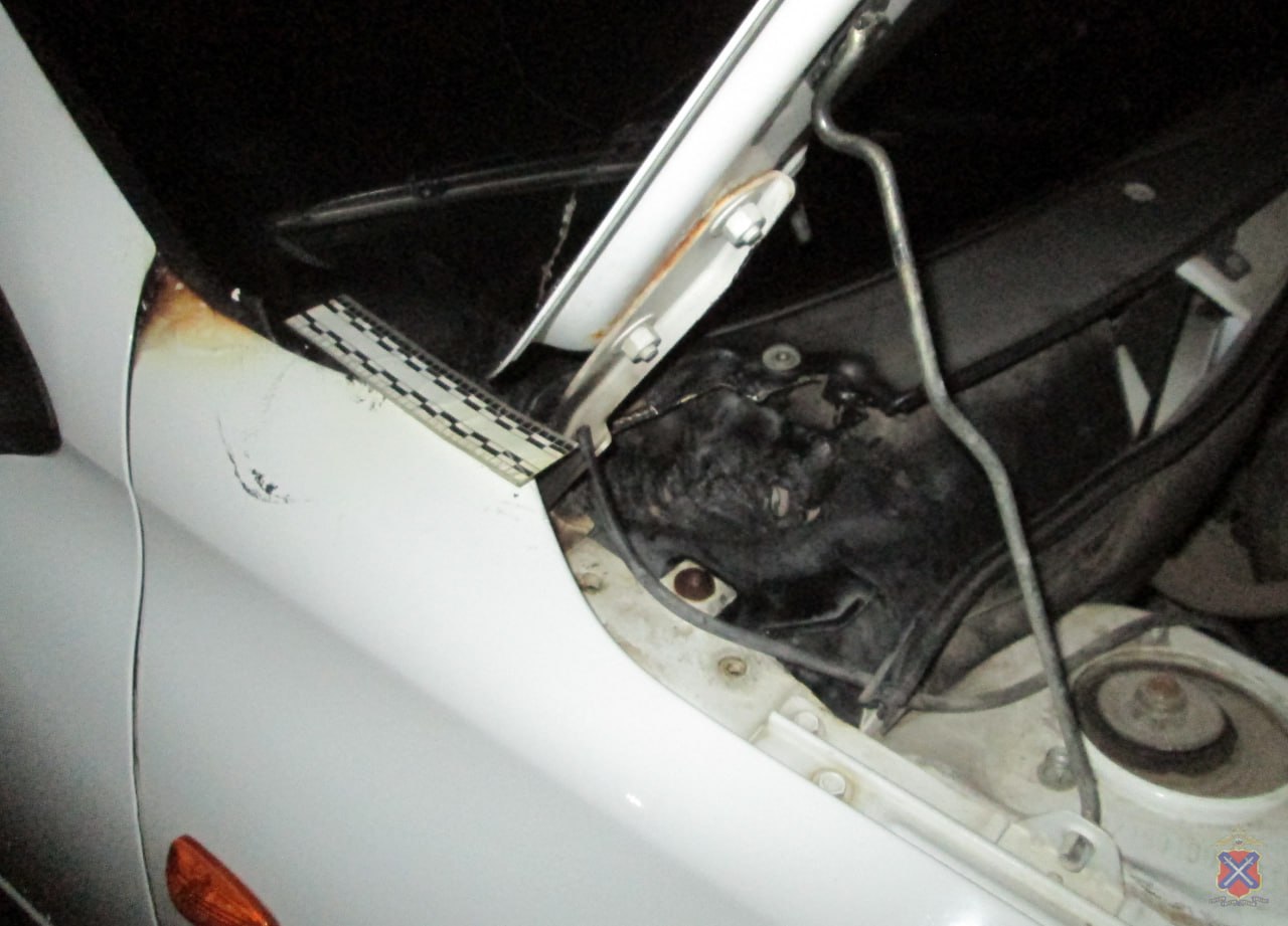 В Урюпинском районе полицейские задержали местного жителя, подозреваемого в покушении на поджог автомобиля бывшей супруги В Урюпинском районе полицейские задержали местного жителя, подозреваемого в покушении на поджог автомобиля бывшей супруги