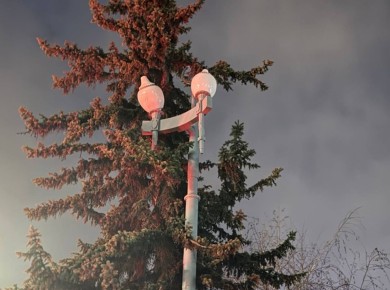 Грозящий упасть на голову фонарь на Аллее Героев встревожил волгоградцев