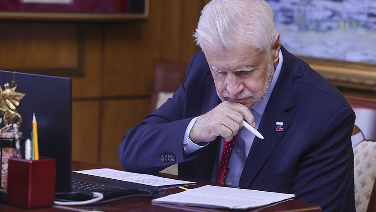 Бюджетники под прицелом: депутаты требуют объяснений по зарплатам