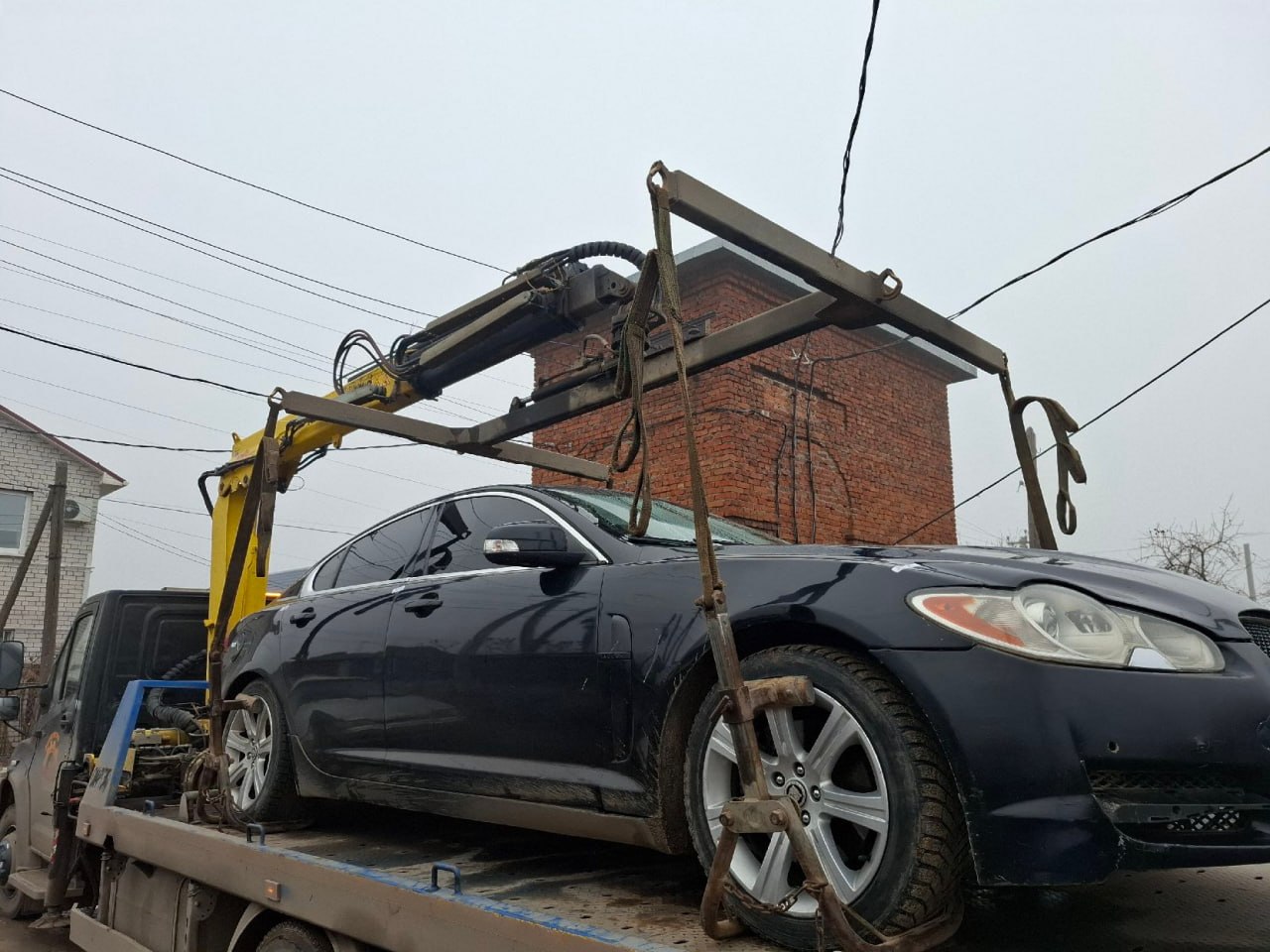 У волгоградки забрали «Ягуар» за долги по кредиту и неоплаченные штрафы