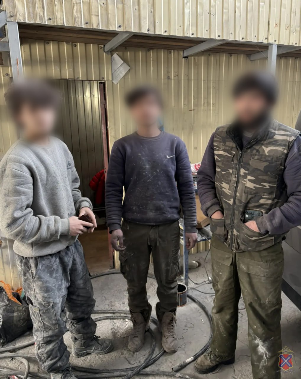 В Волгограде полицейские выявили факты незаконного привлечения иностранцев к труду В Волгограде полицейские выявили факты незаконного привлечения иностранцев к труду
