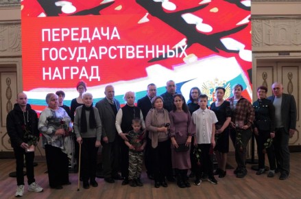 В Волжском передали государственные награды родным военнослужащих, погибших в ходе специальной военной операции