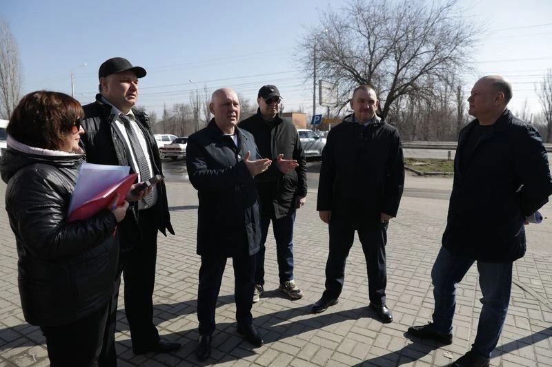 Практика выездных совещаний по дорожным объектам – уже приведенным в порядок и планируемым к обновлению - продолжается