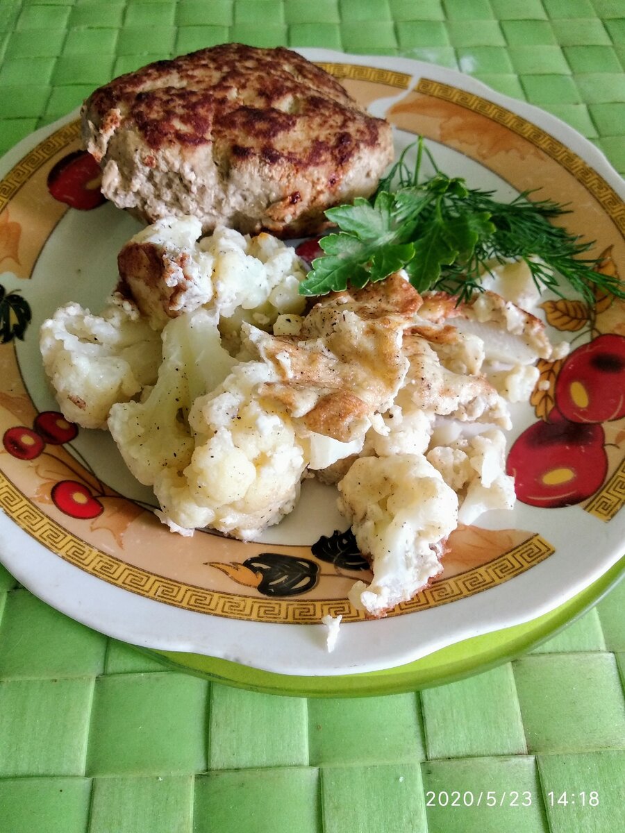 Удивительный гарнир: цветная капуста в кляре с домашней котлетой