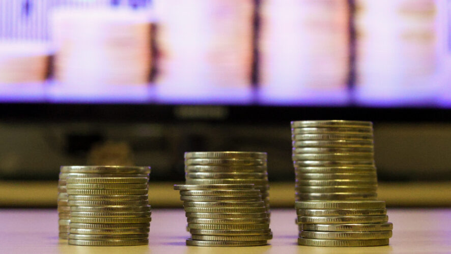 Россияне продолжают активно наращивать сбережения в 2026 году