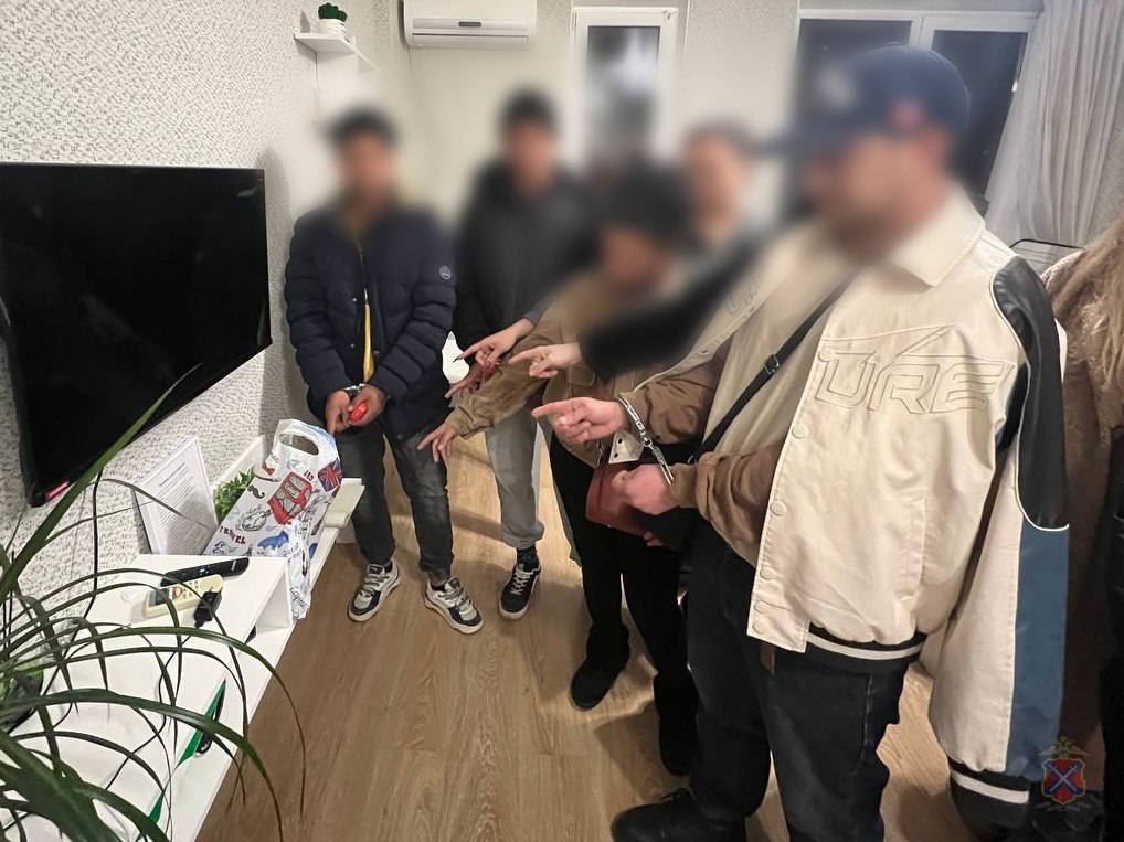 Полицейские пресекли деятельность наркогруппировки из Латинской Америки, действовавшей в Волгограде Полицейские пресекли деятельность наркогруппировки из Латинской Америки, действовавшей в Волгограде