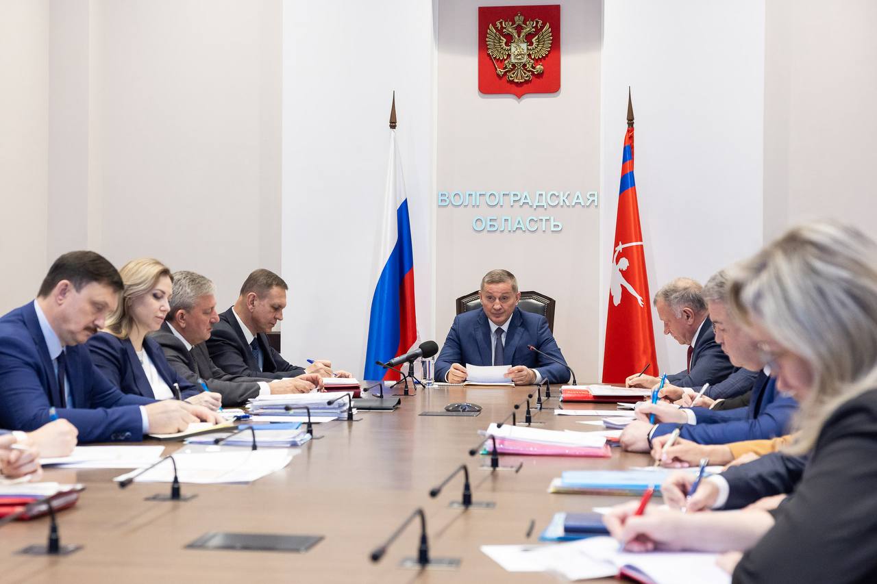 Губернатор Волгоградской области Андрей Бочаров на оперативном совещании поставил задачи по приведению в порядок территорий после зимнего периода