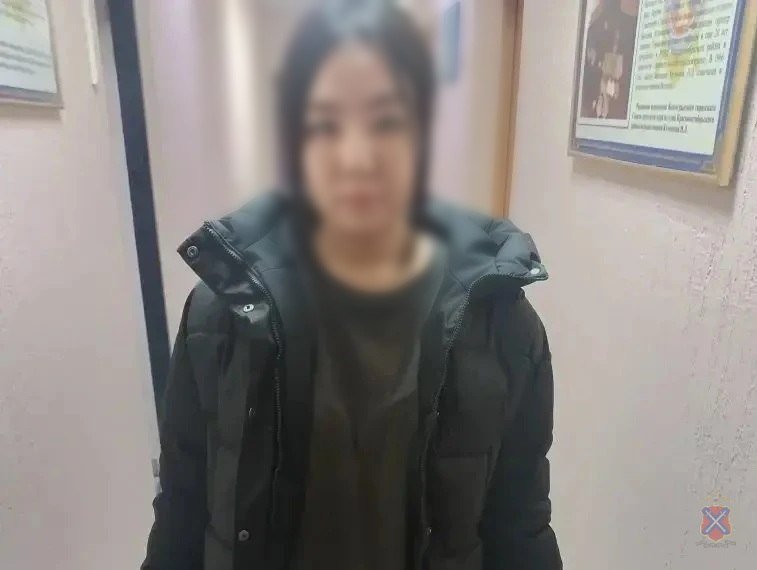 В Волгограде задержали 32-летнюю гражданку Узбекистана, курьера мошенников, забиравшую деньги у пенсионеров обманутых через городской телефон