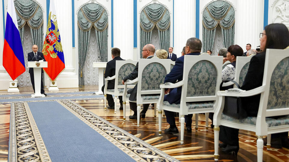 Путин призвал ускорить решение вопроса о квотах на иностранное кино