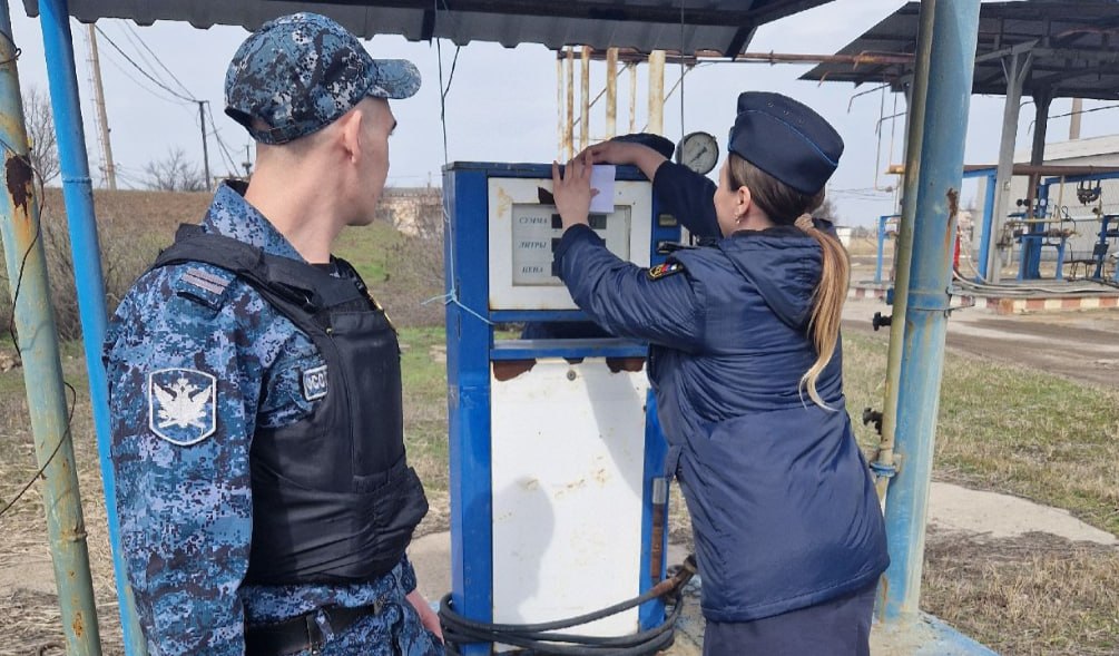 Опасную заправочную колонку опечатали по решению суда на юге Волгограда
