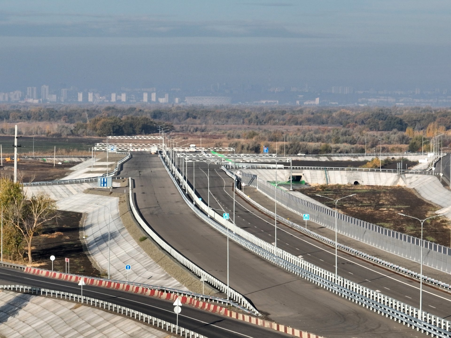 Волгоградской области выделено 14,3 млрд рублей на строительство второго этапа Третьего пускового комплекса мостового перехода через Волгу