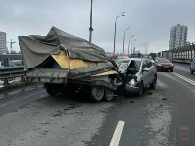 48-летняя женщина-водитель пострадала в ДТП с прицепом в Центральном районе Волгограда, сообщает ГУ МВД России по региону