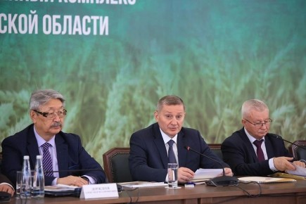 Андрей Бочаров провел областной сбор по весенним полевым работам