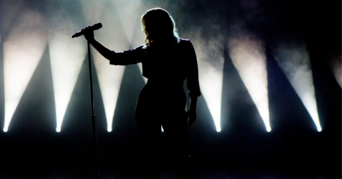 Запрет иностранных псевдонимов: риски для российских артистов