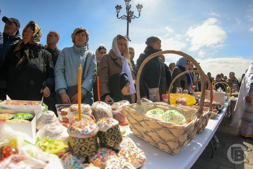 Жители Волгоградской области могут ориентироваться на средние цены при подготовке к Пасхе, которая в 2026 году отмечается 12 апреля