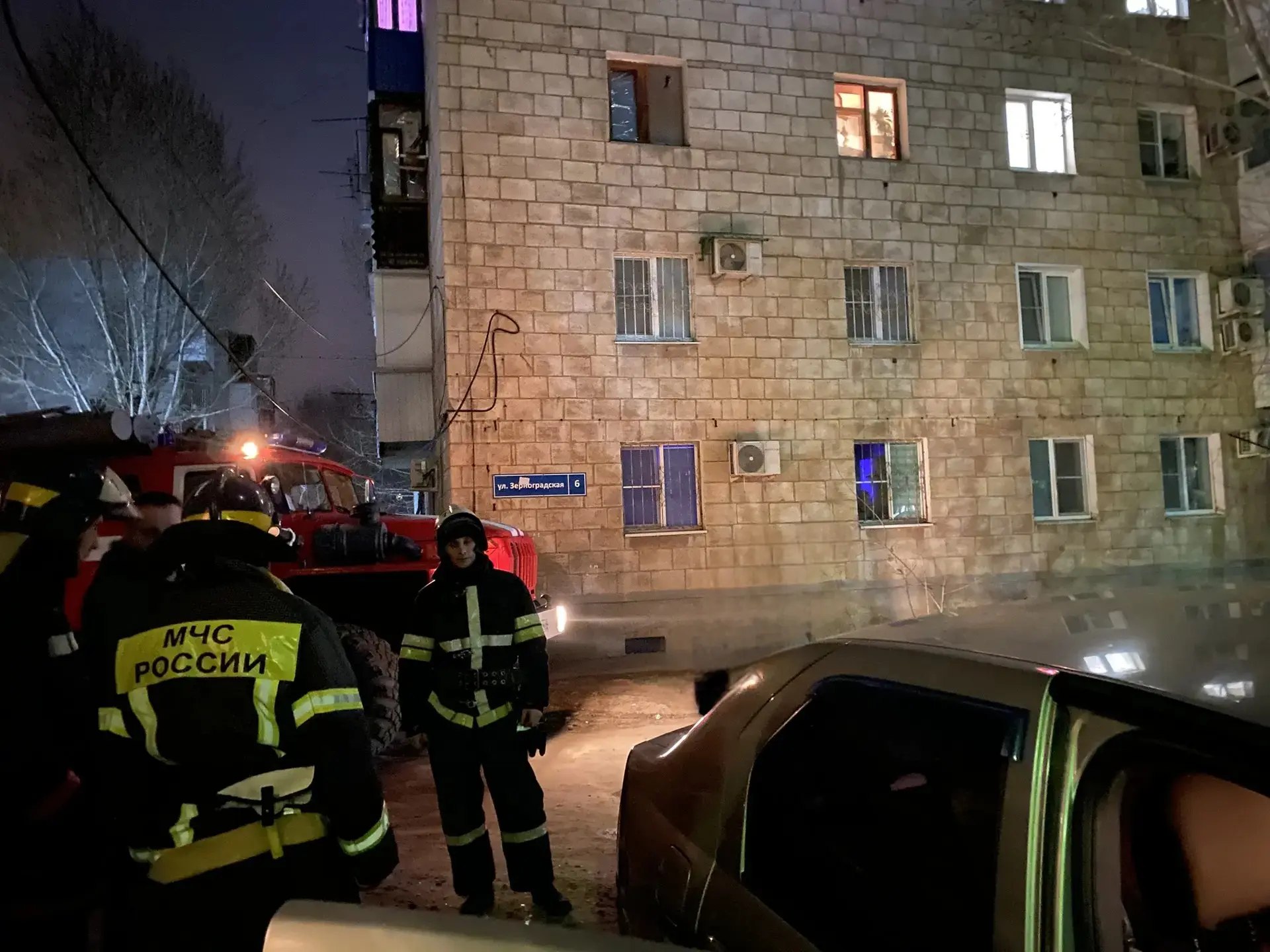 Судебный пристав-исполнитель Красноармейского районного отдела Волгограда Динара Братишко вместе с супругом предотвратила крупный пожар во дворе многоквартирного дома