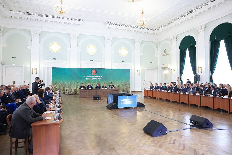 Волгоградская область готовится к весенним полевым работам Волгоградская область готовится к весенним полевым работам