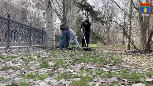 С началом месячника по благоустройству во всех районах Волгограда стартовали субботники и санитарные часы