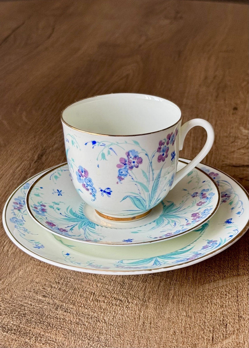 Ностальгия в каждой чашке: императорский фарфор с незабудками