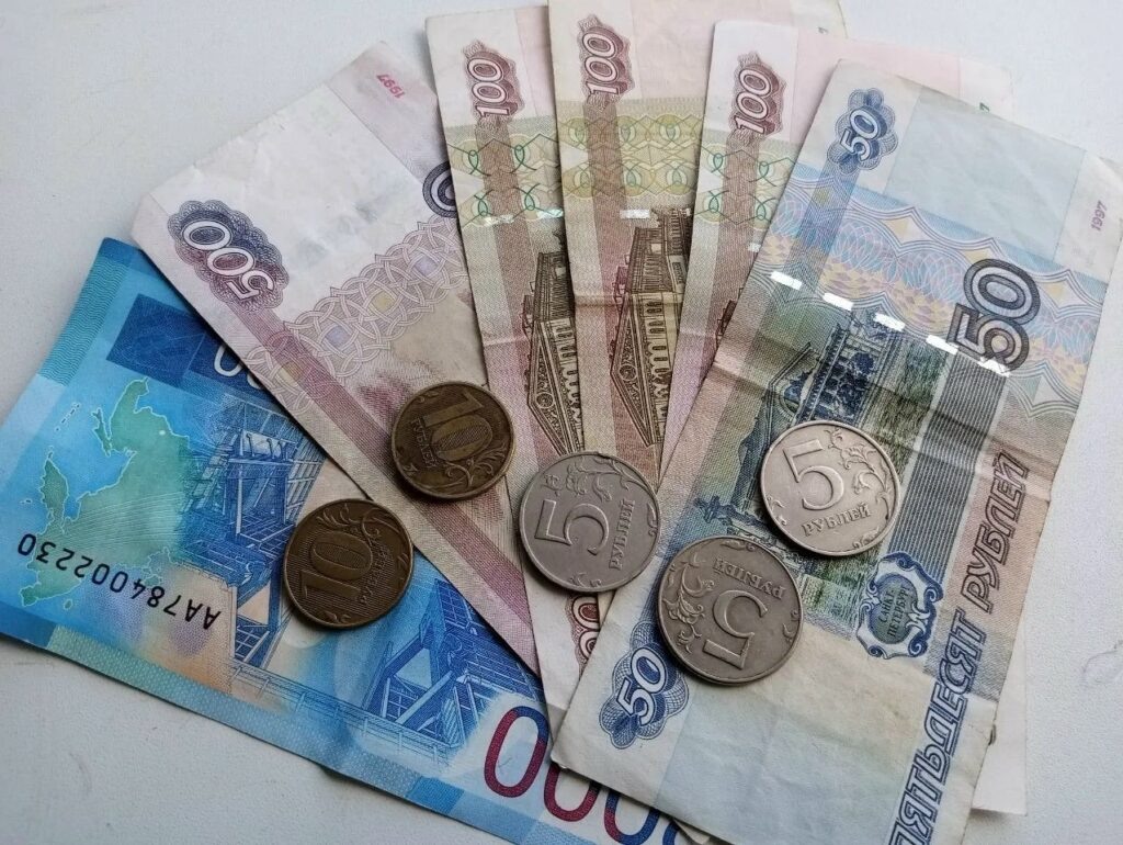 СФР объявило о графике выплат пенсий и детских пособий в апреле