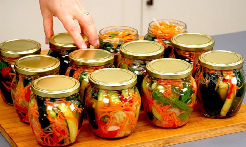 Три уникальных рецепта огуречных салатов на зиму: сохраняем летние вкусы на долгие месяцы