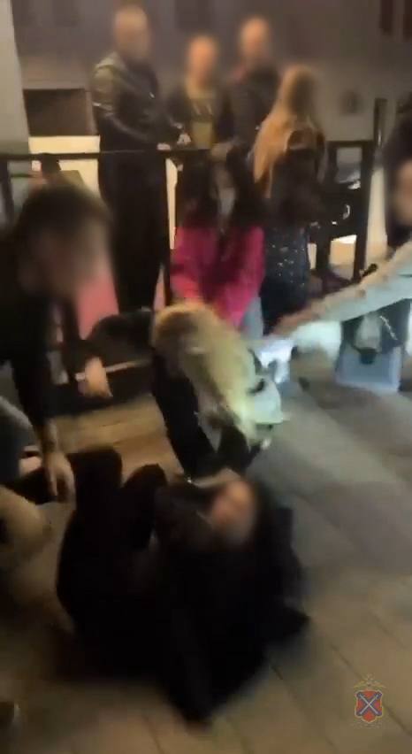 По факту инцидента в Центральном районе сотрудниками полиции назначена проверка