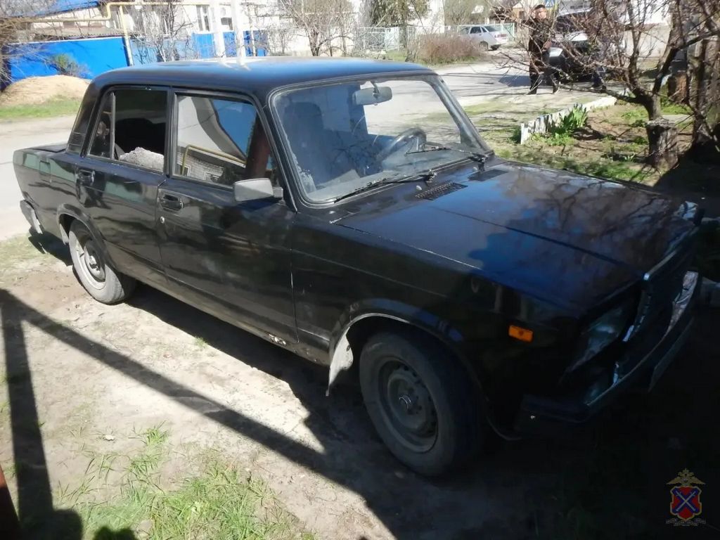 Полицейские Калачевского района задержали поджигателя автомашины Полицейские Калачевского района задержали поджигателя автомашины