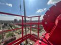 Монтаж окружности колеса обозрения «Красное солнце» стартовал в строящемся парке на юге Волгограда