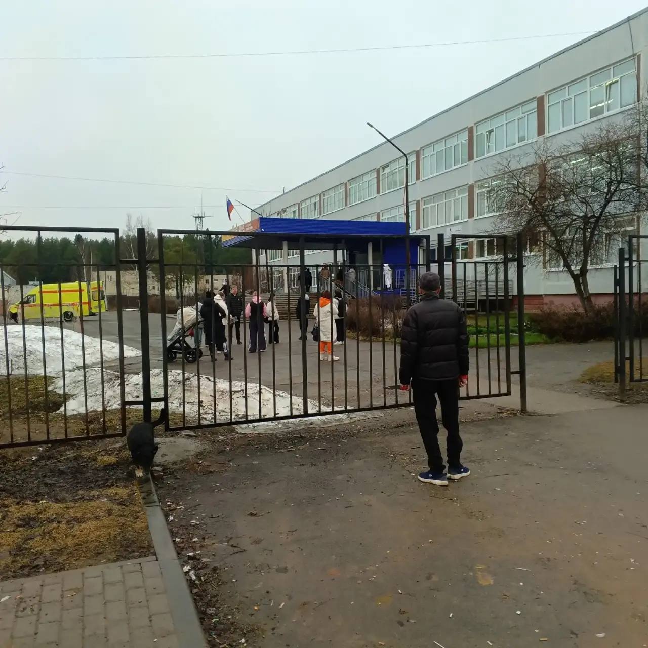 Учитель, на которую напал ученик в Пермском крае, умерла