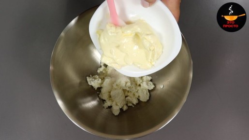 Нежные творожные рогалики к чаю: легкий и быстрый рецепт