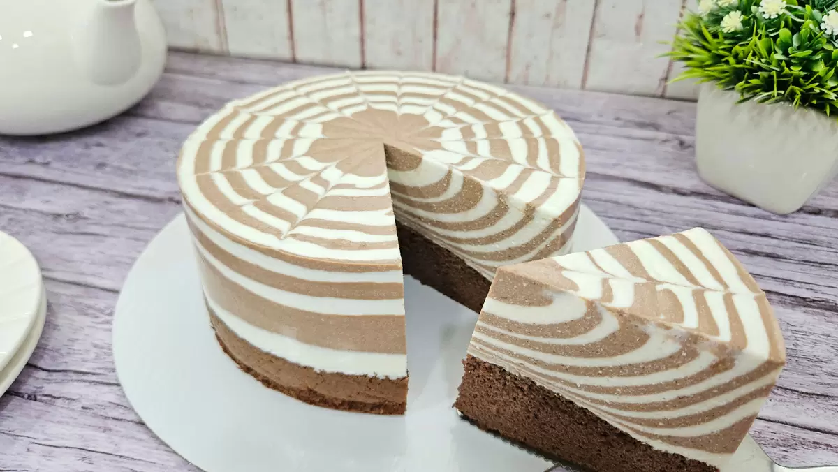 Низкокалорийный десерт: торт Зебра, который понравится всем