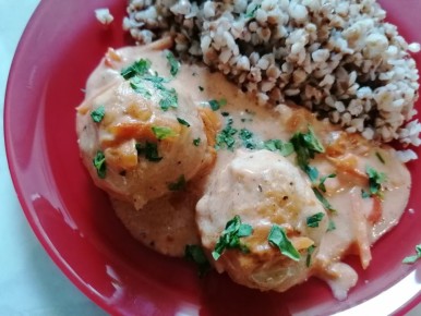 Нежные тефтели в духовке: быстрый и вкусный ужин для всей семьи