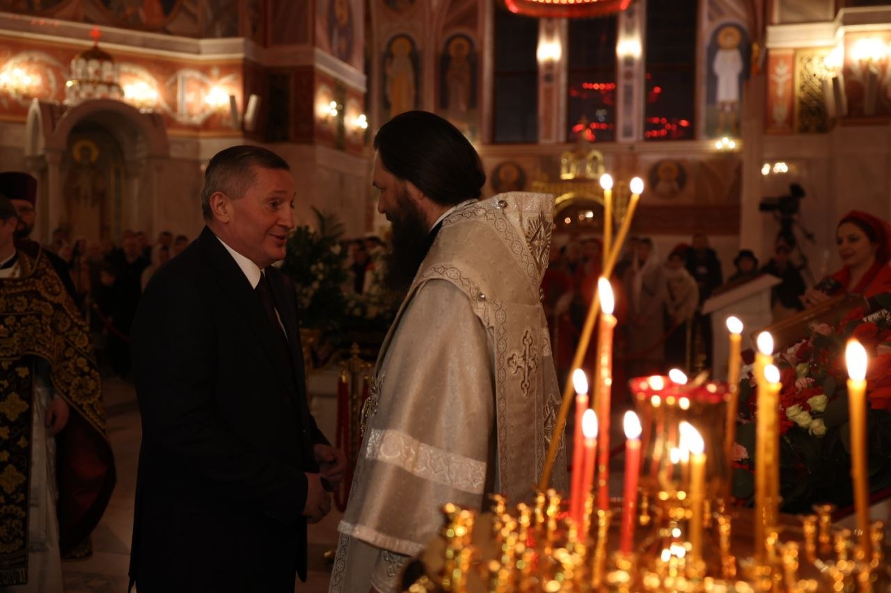 Богослужения в православных храмах региона собрали сегодня тысячи верующих, встречающих Светлое Христово Воскресение Богослужения в православных храмах региона собрали сегодня тысячи верующих, встречающих Светлое Христово Воскресение