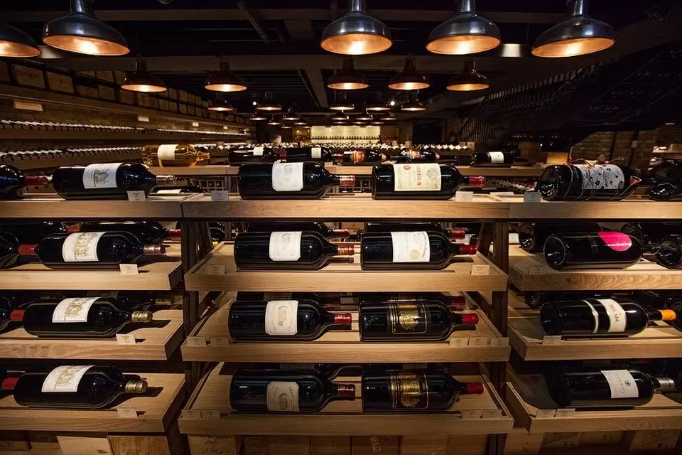 Как форма бутылки влияет на винную магию: что нужно знать о хранении