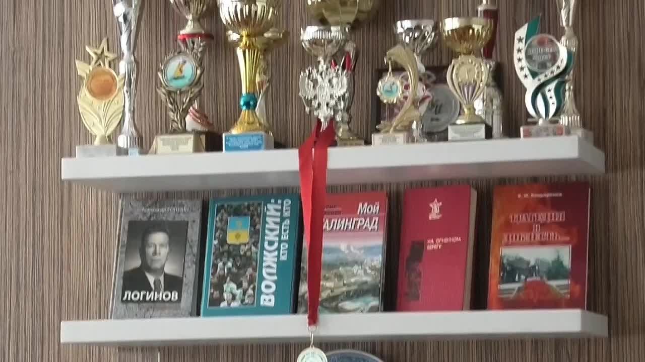 Сегодня в Волжском институте экономики, педагогики и права состоялось учебно-тренировочное мероприятие, в ходе которого студенты вуза и колледжа ВИЭПП познакомились с основами управления БПЛА, условиями набора в войска...