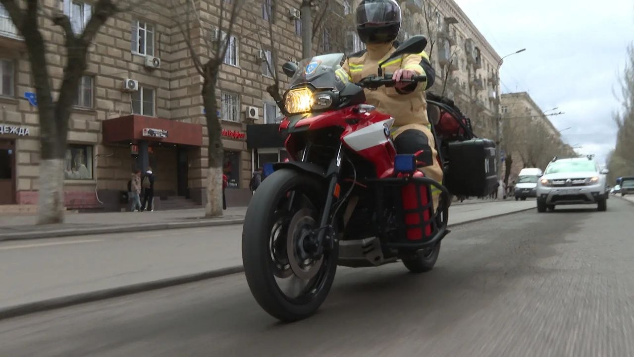 Мотовзводы МЧС вышли на дороги Волгограда для молниеносного реагирования на ДТП и пожары Мотовзводы МЧС вышли на дороги Волгограда для молниеносного реагирования на ДТП и пожары