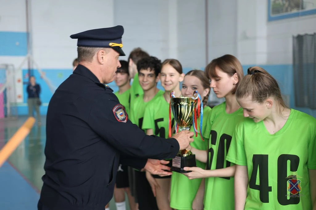 Кадеты специализированных полицейских классов приняли участие в спартакиаде, посвященной 107-ой годовщине со Дня образования ГУ МВД России по Волгоградской области Кадеты специализированных полицейских классов приняли участие в спартакиаде, посвященной 107-ой годовщине со Дня образования ГУ МВД России по Волгоградской области