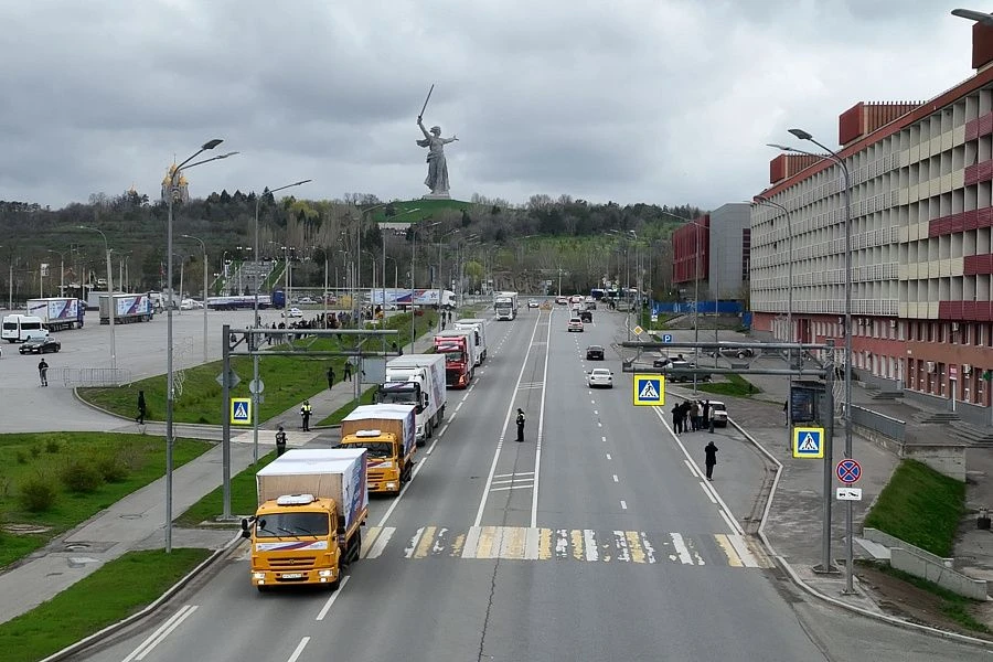 Волгоградская область направила в Дагестан 300 тонн гуманитарного груза Волгоградская область направила в Дагестан 300 тонн гуманитарного груза