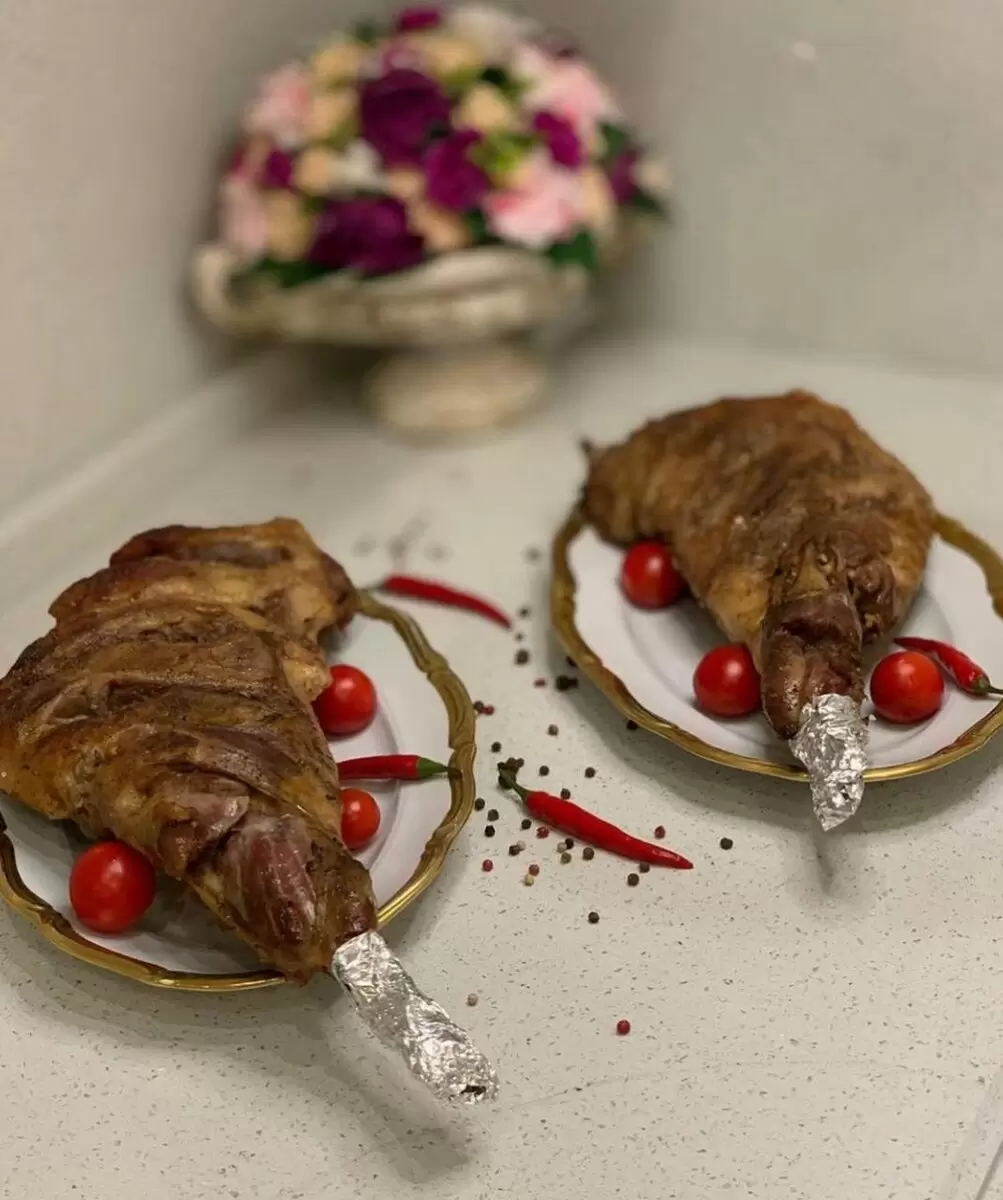 Баранья нога, запечённая в духовке: сочная, ароматная, как в ресторане
