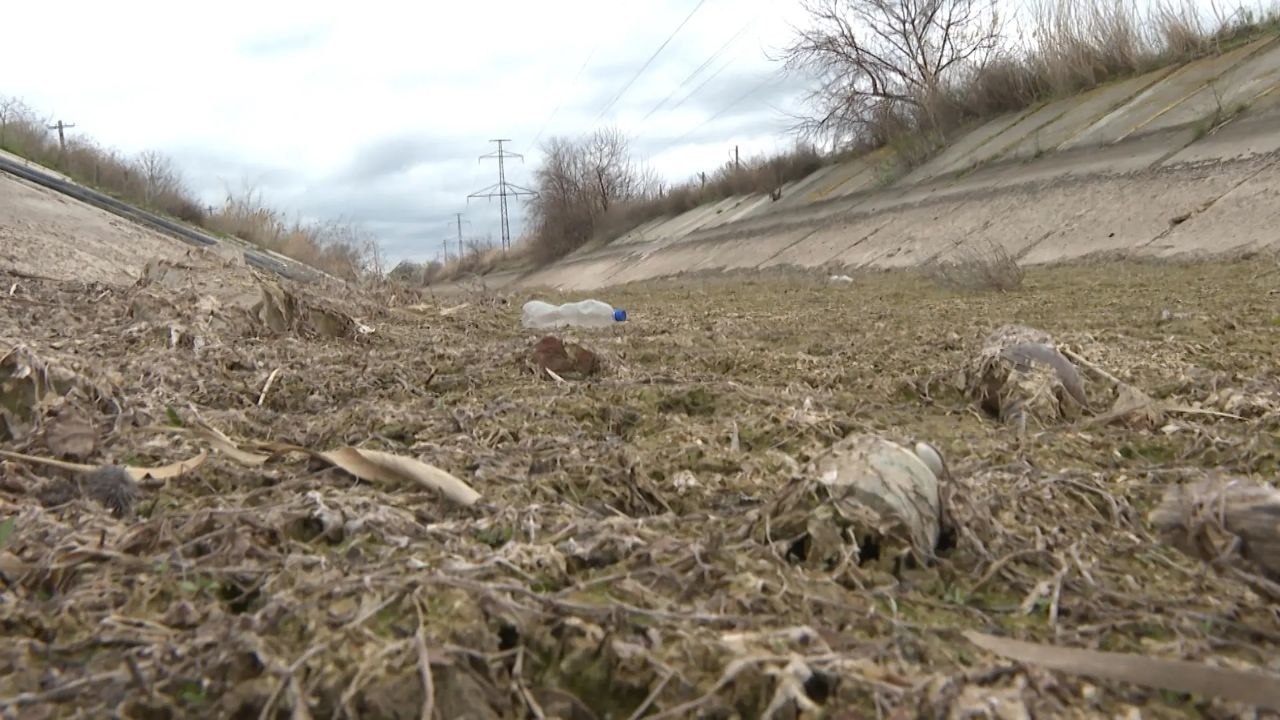 Без воды в жаркий сезон боятся остаться жители Береславки Волгоградской области Без воды в жаркий сезон боятся остаться жители Береславки Волгоградской области