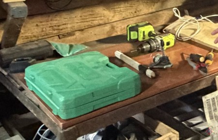 Полицейские Жирновского района задержали подозреваемую в краже