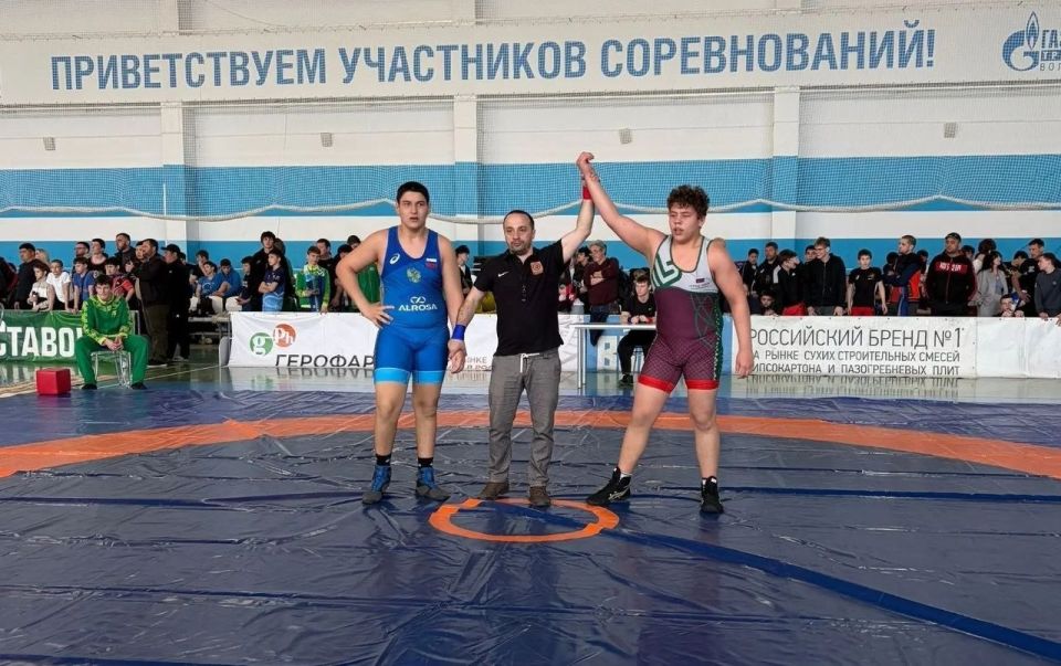 ����� 200 ������ �� ������ �������� ������ ������ XI-� ������������� ������ �� �����-������� ������, ��������� � ����������