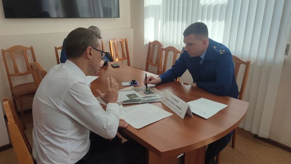 Прокурор Дзержинского района Волгограда Кирилл Гольбрайх провел личный выездной прием работников ФБУ "Государственный региональный центр стандартизации и метрологии в Волгоградской области" Прокурор Дзержинского района Волгограда Кирилл Гольбрайх провел личный выездной прием работников ФБУ "Государственный региональный центр стандартизации и метрологии в Волгоградской области"